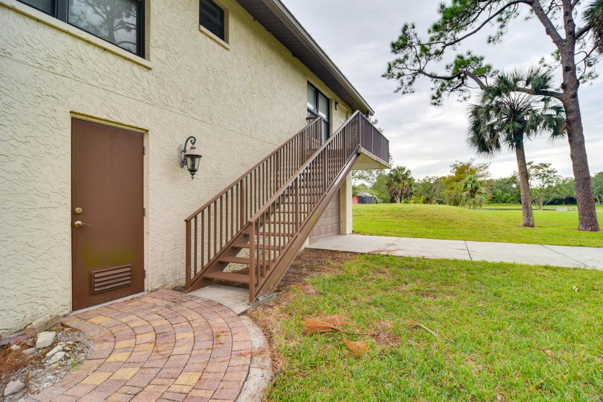 Sleek Largo Studio With Pond Less Than 7 Mi To Beach! 외부 사진